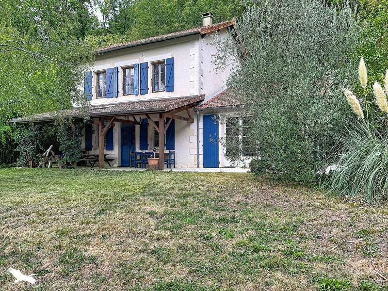 Vente Maison Vitrac-Saint-Vincent 16310 8 pièces - 122 m²
