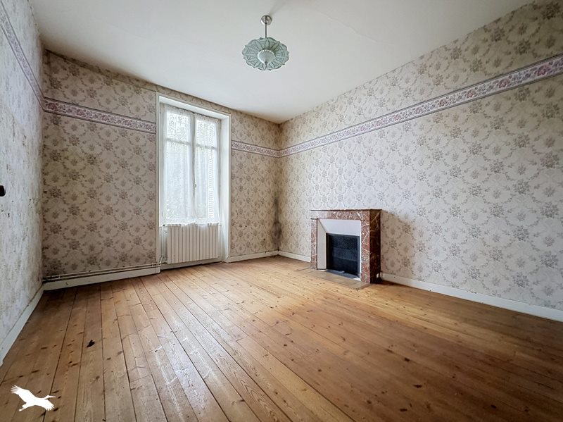 Vente Maison La Rochefoucauld-en-Angoumois - 5 pièces -142 m² - (16110)