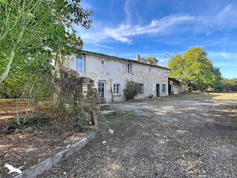 Vente Maison Coulgens 16560 4 pièces - 122 m²