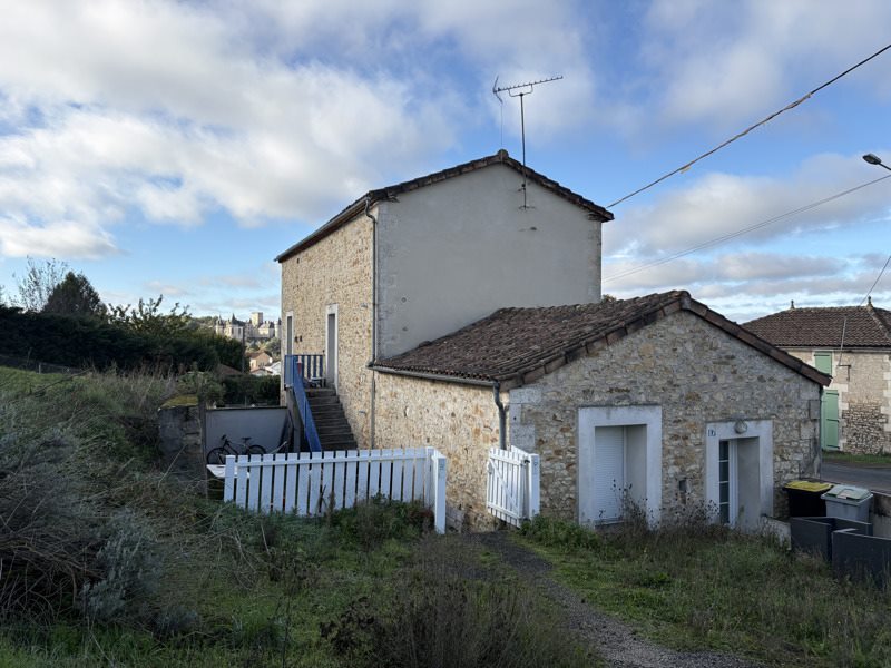Vente Immeuble La Rochefoucauld-en-Angoumois - -  204 m² - (16110)