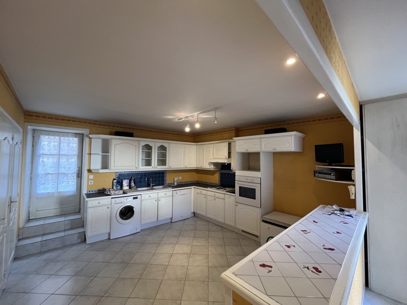 Vente Maison La Rochefoucauld-en-Angoumois - 5 pièces -119 m² - (16110)