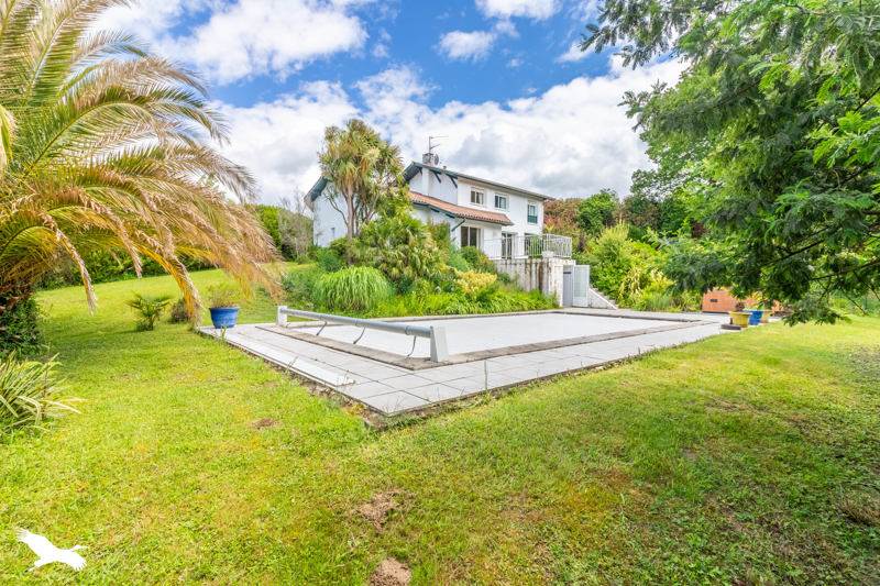 Vente Maison ARCANGUES - 5 pièces -158 m² - (64200)