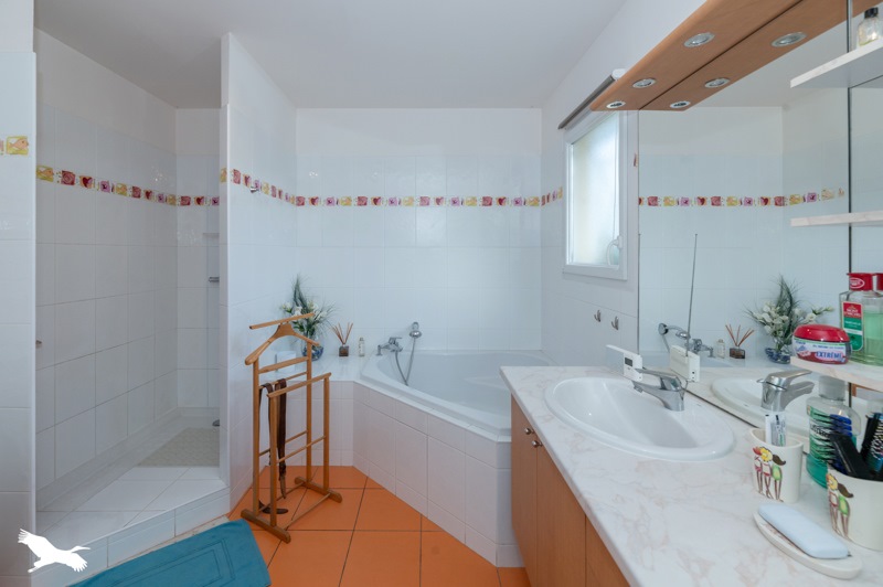 Vente Maison HOURTIN - 6 pièces -174 m² - (33990)