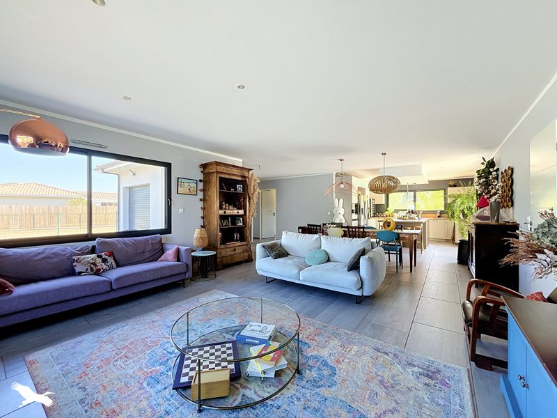 Vente Maison HOURTIN - 6 pièces -146 m² - (33990)