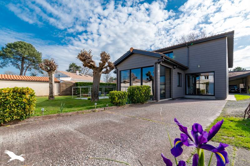 Vente Maison HOURTIN - 6 pièces -152 m² - (33990)