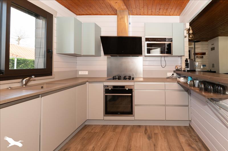 Vente Maison HOURTIN - 6 pièces -152 m² - (33990)