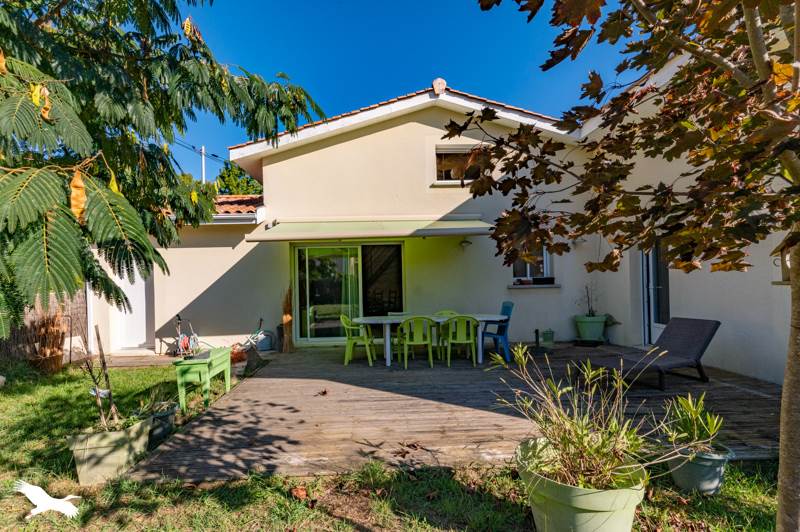 Vente Maison HOURTIN - 4 pièces -98 m² - (33990)