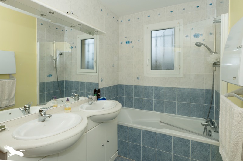Vente Maison HOURTIN - 6 pièces -106 m² - (33990)