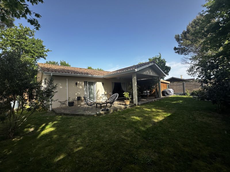 Vente Maison HOURTIN - 4 pièces -106 m² - (33990)