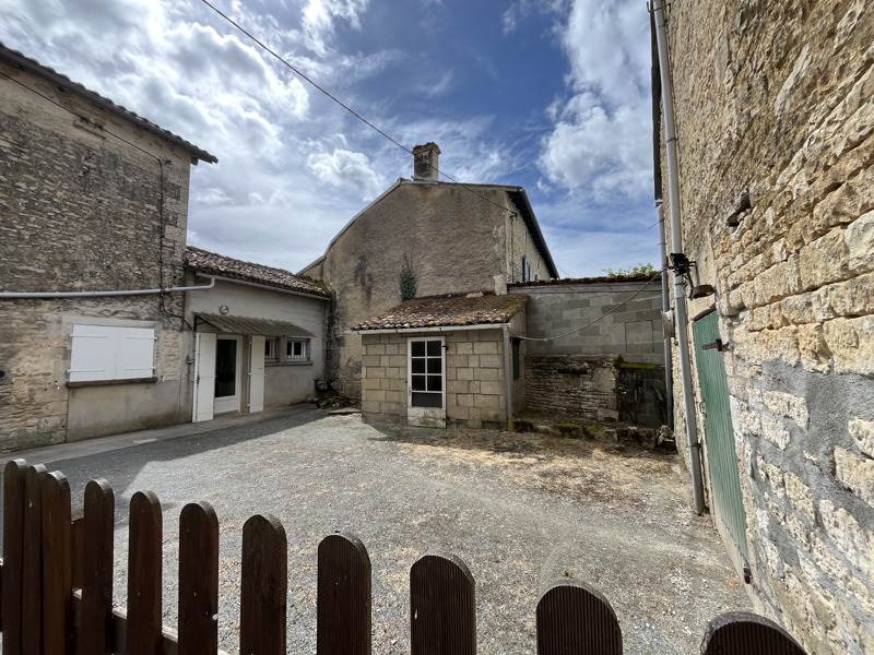 Vente Maison SECONDIGNE SUR BELLE - 3 pièces -85 m² - (79170)