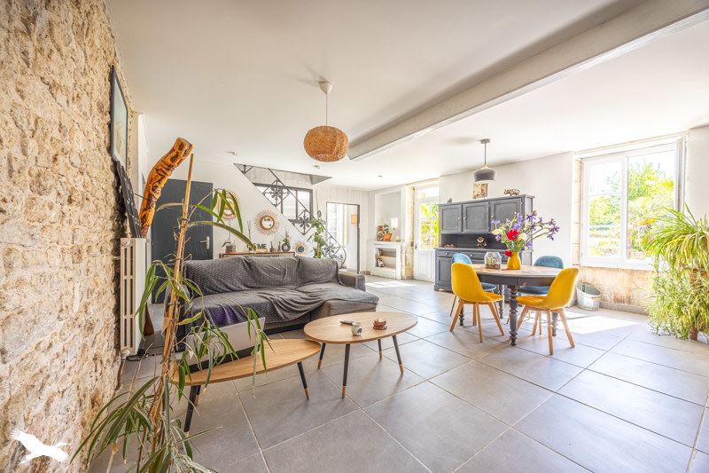 Vente Maison STE NEOMAYE - 5 pièces -146 m² - (79260)