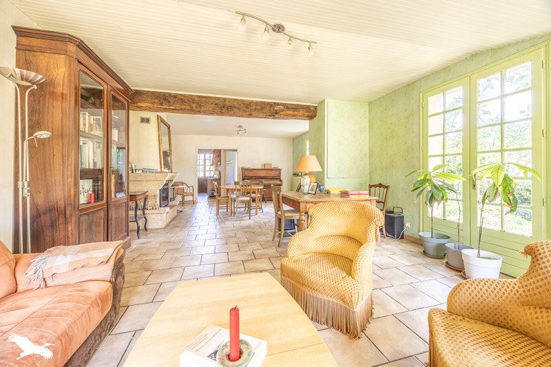 Maison 6 pièces 160 m² · à Saint-Vincent-la-Châtre · 160 m² · 213 000 €