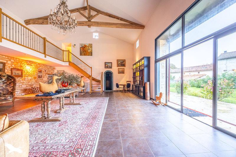 Vente Maison CLUSSAIS LA POMMERAIE - 22 pièces -418 m² - (79190)
