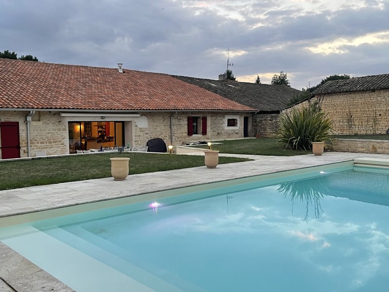 Vente Maison CLUSSAIS LA POMMERAIE - 22 pièces -418 m² - (79190)