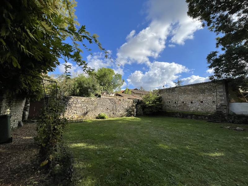 Vente Maison EXOUDUN - 5 pièces -158 m² - (79800)