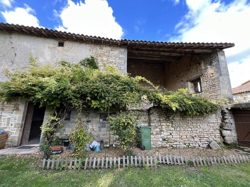 Vente Maison EXOUDUN - 5 pièces -158 m² - (79800)