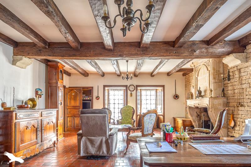Vente Maison MELLE - 6 pièces -254 m² - (79500)
