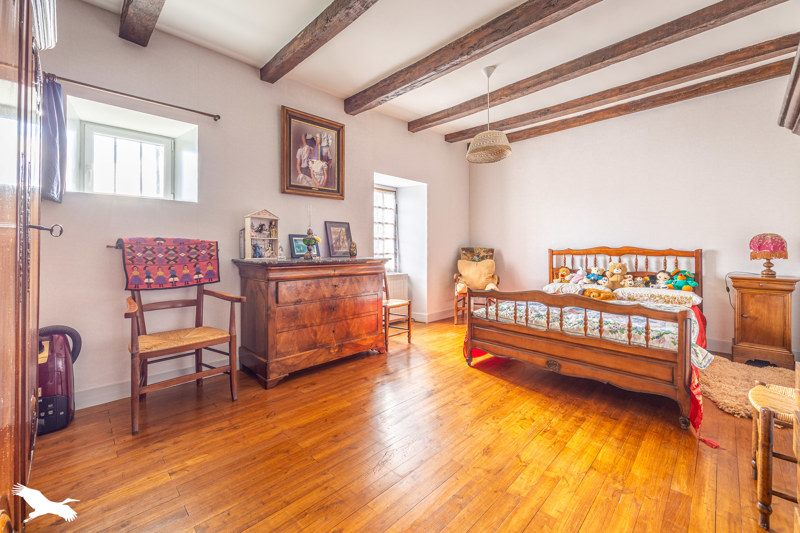 Vente Maison MELLE - 6 pièces -254 m² - (79500)