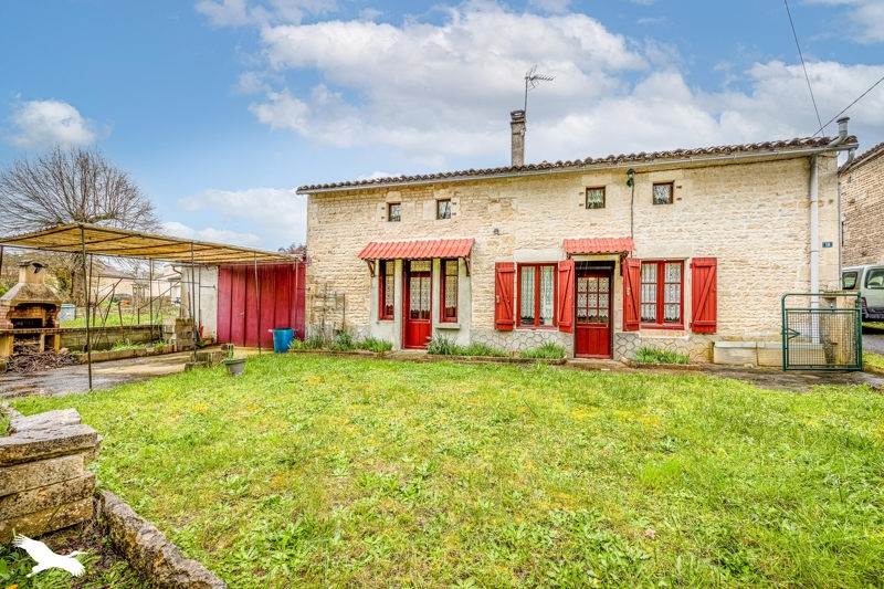Maison 5 pièces 176 m² · à Périgné · 176 m² · 108 500 €