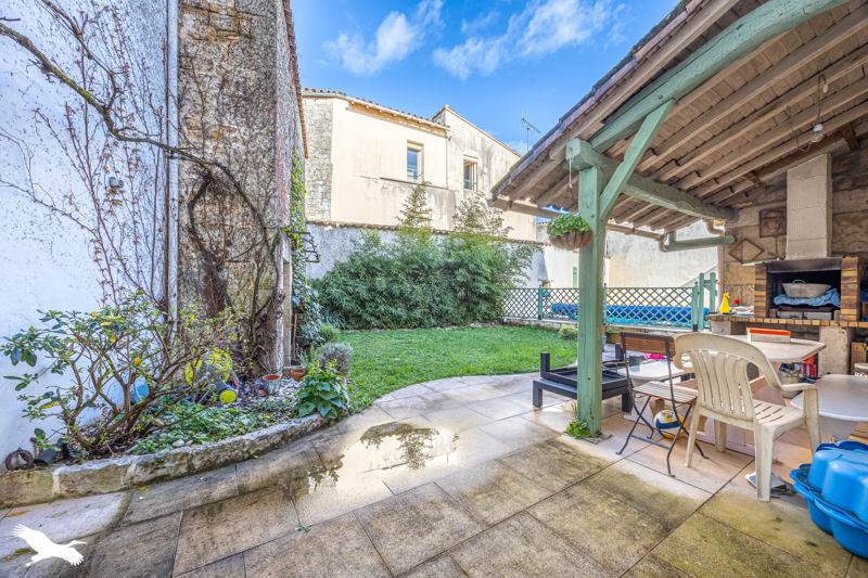 Vente Maison MELLE - 7 pièces -142 m² - (79500)