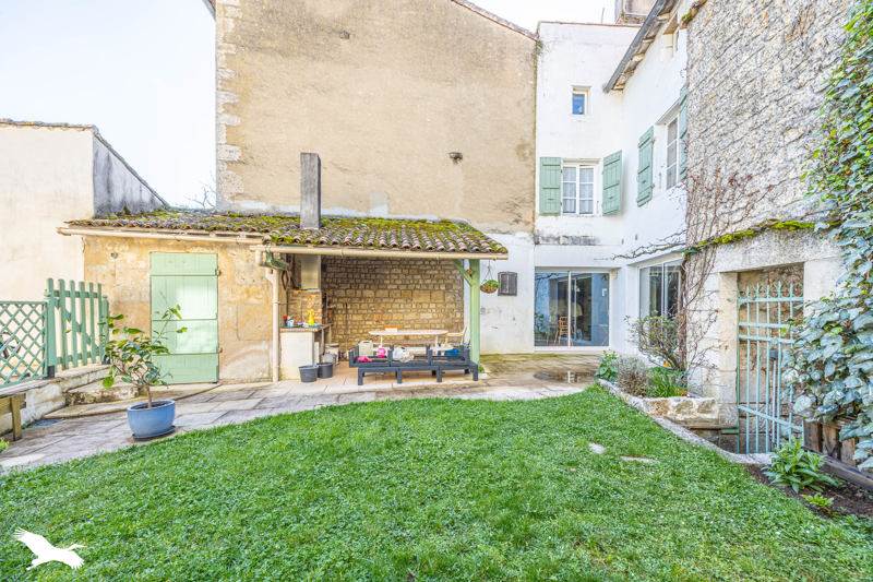 Vente Maison MELLE - 7 pièces -142 m² - (79500)