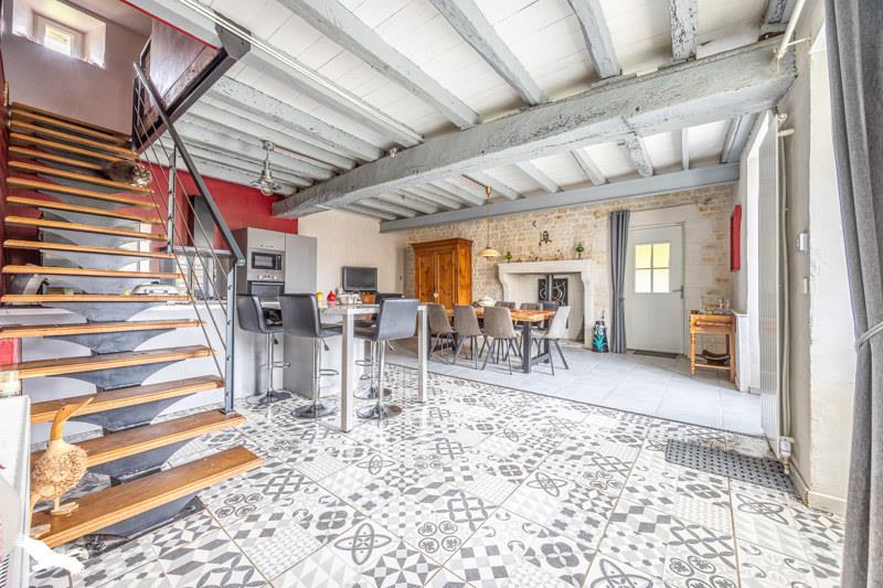 Vente Maison LUCHE SUR BRIOUX - 7 pièces -241 m² - (79170)