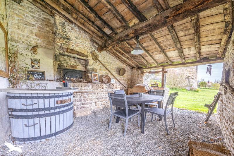 Maison 7 pièces 241 m² · à Luché-sur-Brioux · 241 m² · 289 926 €