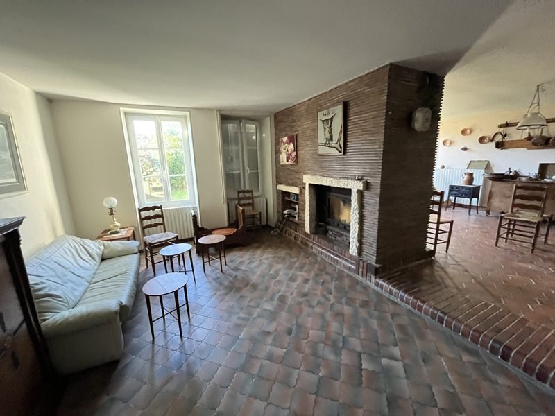 Vente Maison MELLE - 9 pièces -333 m² - (79500)