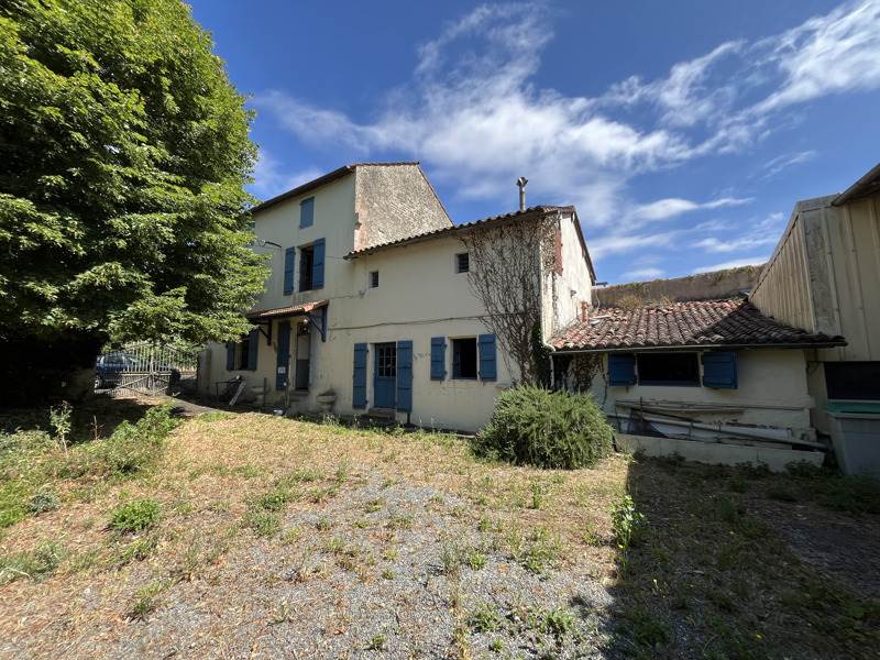 Vente Maison BRIOUX SUR BOUTONNE - 5 pièces -150 m² - (79170)