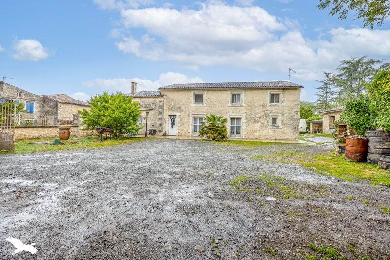 Vente Maison VILLIERS SUR CHIZE - 6 pièces -206 m² - (79170)