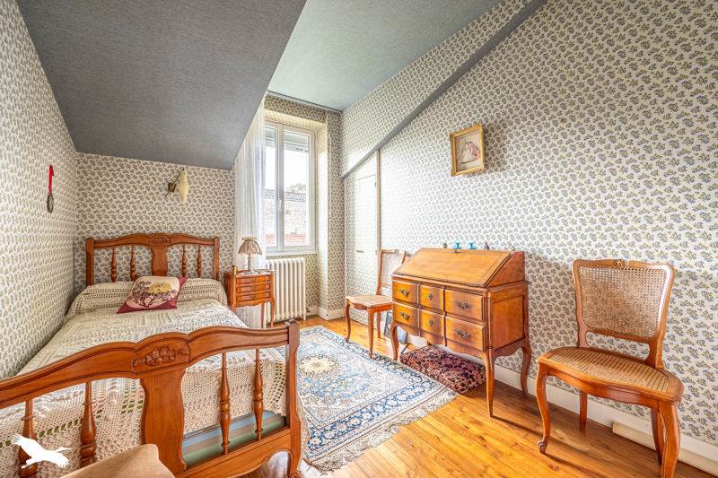 Vente Maison PERIGNE - 15 pièces -366 m² - (79170)