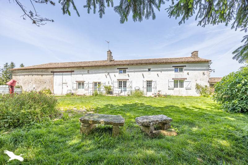 Vente Maison STE SOLINE - 4 pièces -180 m² - (79120)