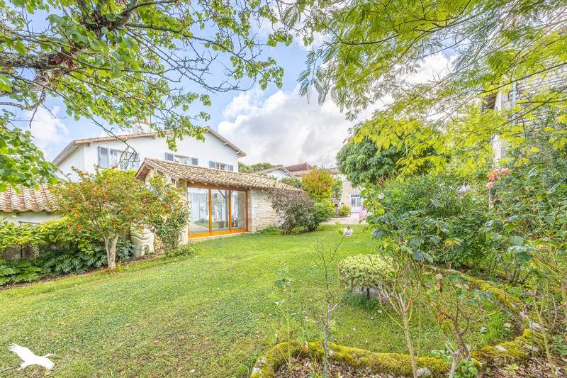 Vente Maison PERIGNE - 10 pièces -284 m² - (79170)