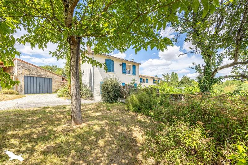 Vente Maison Chef-Boutonne - 4 pièces -116 m² - (79110)