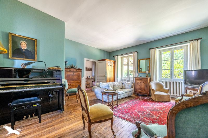 Vente Maison Melle - 10 pièces -258 m² - (79500)