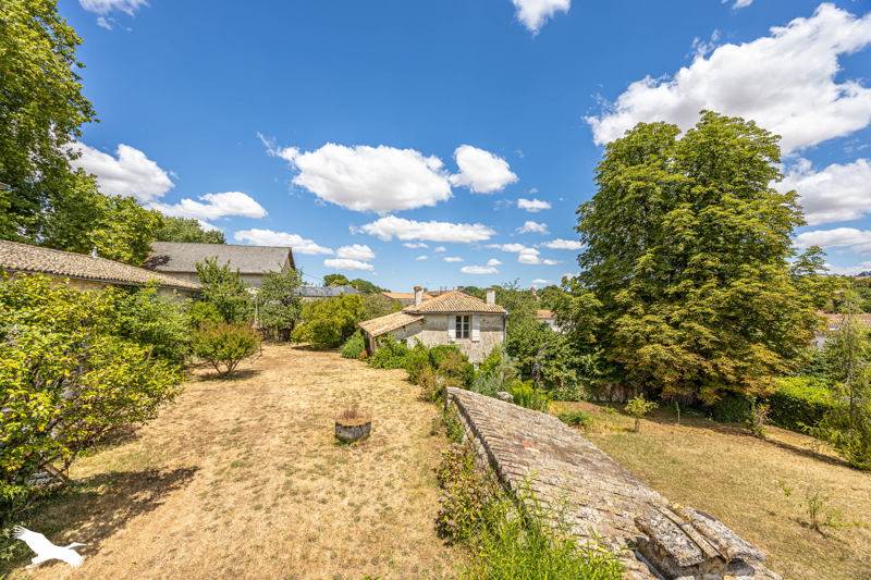 Vente Maison MELLE - 10 pièces -258 m² - (79500)