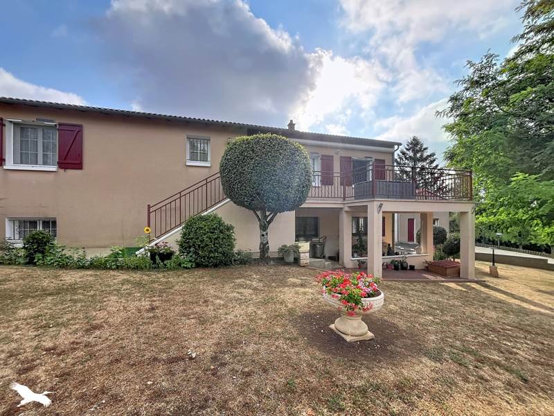 Vente Maison MARCILLE - 8 pièces -162 m² - (79500)