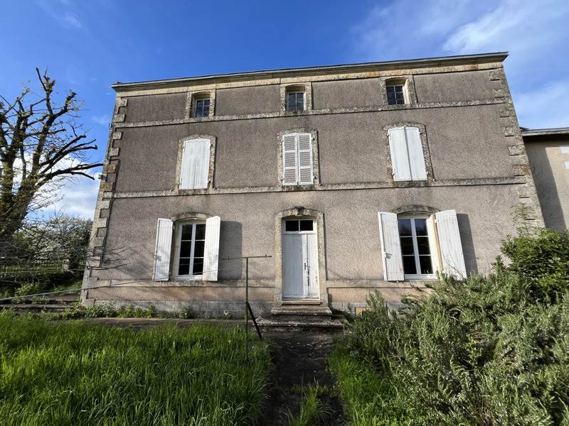 Vente Maison Beaussais-Vitré - 7 pièces -281 m² - (79370)