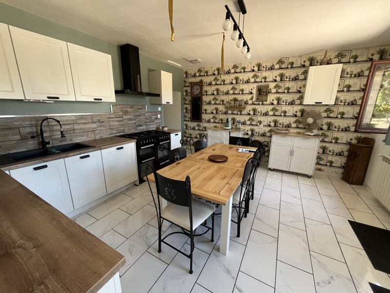 Vente Maison Saint-Romans-lès-Melle - 7 pièces -234 m² - (79500)