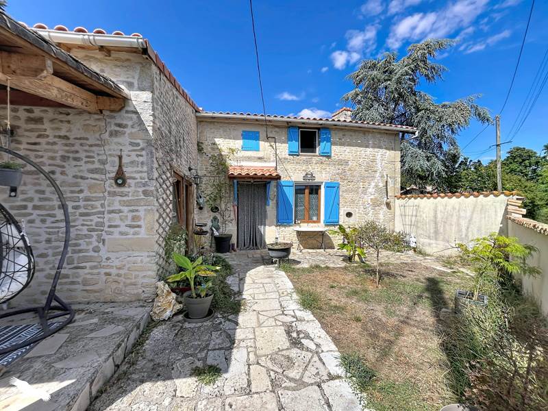 Vente Maison Saint-Coutant - 3 pièces -91 m² - (79120)