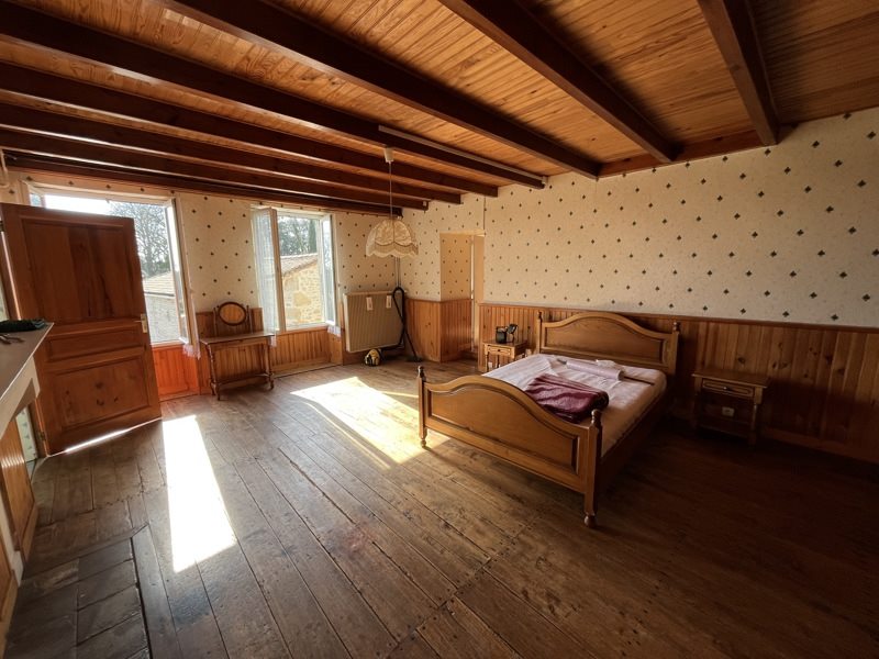 Vente Maison Saint-Romans-lès-Melle - 5 pièces -166 m² - (79500)