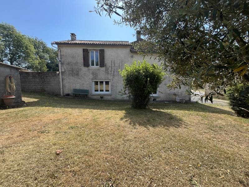 Vente Maison Saint-Romans-lès-Melle - 5 pièces -166 m² - (79500)