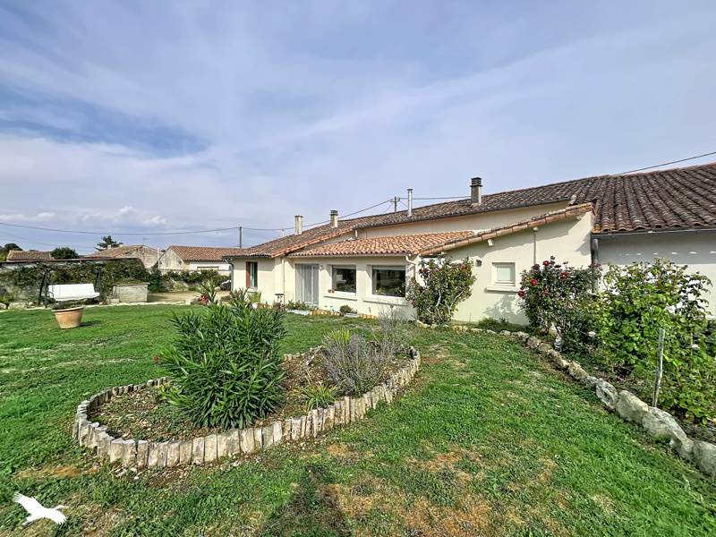 Maison 6 pièces 171 m² · à Lusseray · 171 m² · 213 000 €