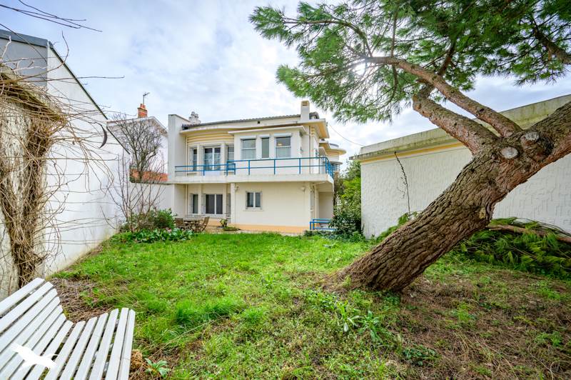 Vente Maison LA ROCHELLE - 6 pièces -147 m² - (17000)