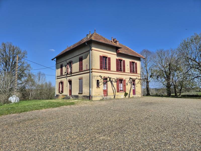 Vente Maison LE HOUGA - 14 pièces -215 m² - (32460)