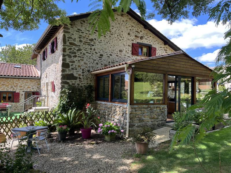 Vente Maison ECURAS - 4 pièces -140 m² - (16220)