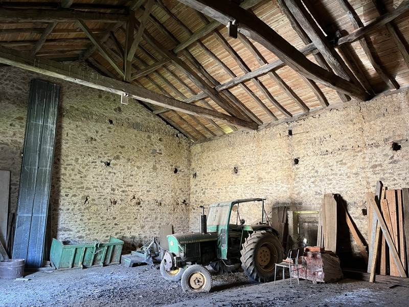 Vente Grange ECURAS - 1 pièce -132,6 m² - (16220)