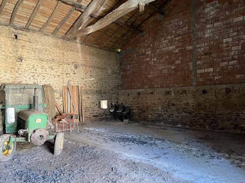 Vente Grange ECURAS - 1 pièce -132,6 m² - (16220)