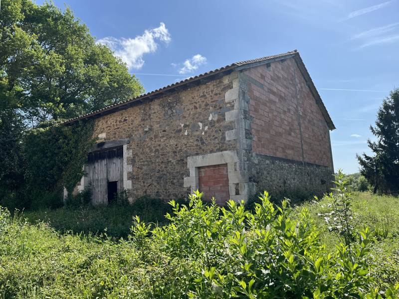 Vente Grange ECURAS - 1 pièce -132,6 m² - (16220)