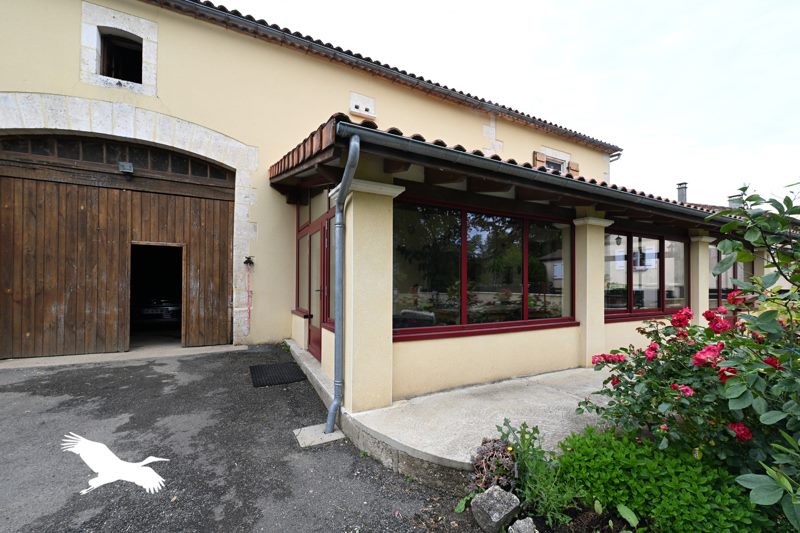 Vente Maison ROUZEDE - 5 pièces -206 m² - (16220)